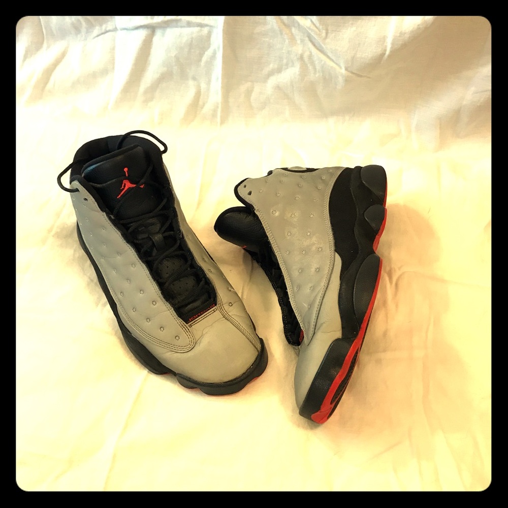 Air Jordan 13  696298-032 sz 10.5 reflective gray